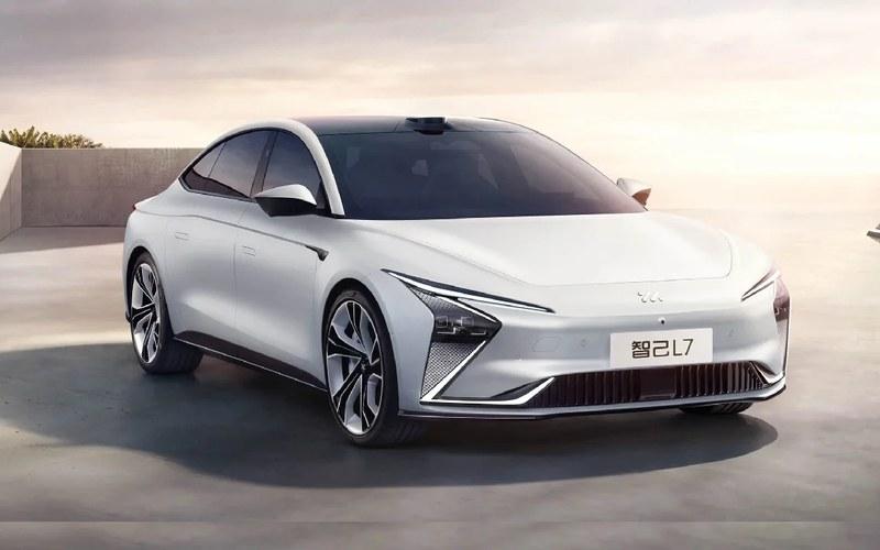 IM Motors L7 — электромобиль под заказ из Китая